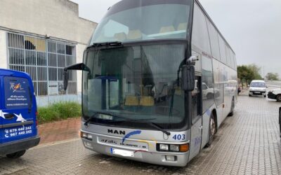 Autobuses de 2 pisos 2 unidades mecánica Man manuales documentados uno 3 ejes y otro 2 ejes 3 ejes