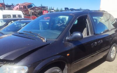 chrysler voyager vendo despiece motor cambio llanta faros airbag, pantalla ,aleta faro, piloto defensas puertas , tapiceria varios modelos y colores llamar en horario de desguace
