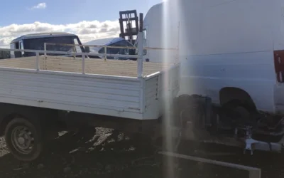 vendo caja de furgoneta / camion con ruedas y chasis como se ve en la foto